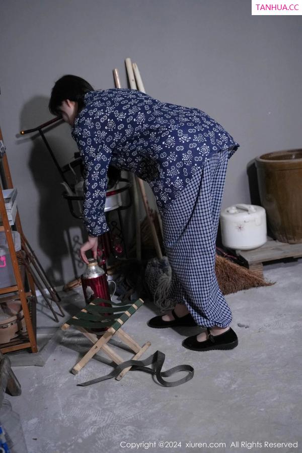 周妍希 奶瓶土肥圆 [XiuRen]高清写真图 2024.01.05 No.7915 Carol周妍希 丝袜美臀第9张图片